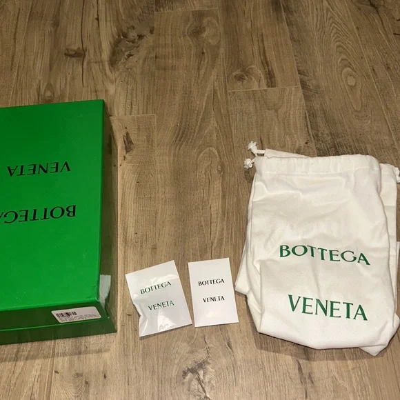 Bottega Veneta Dot Lace Up Sandals - Picture 9 of 10